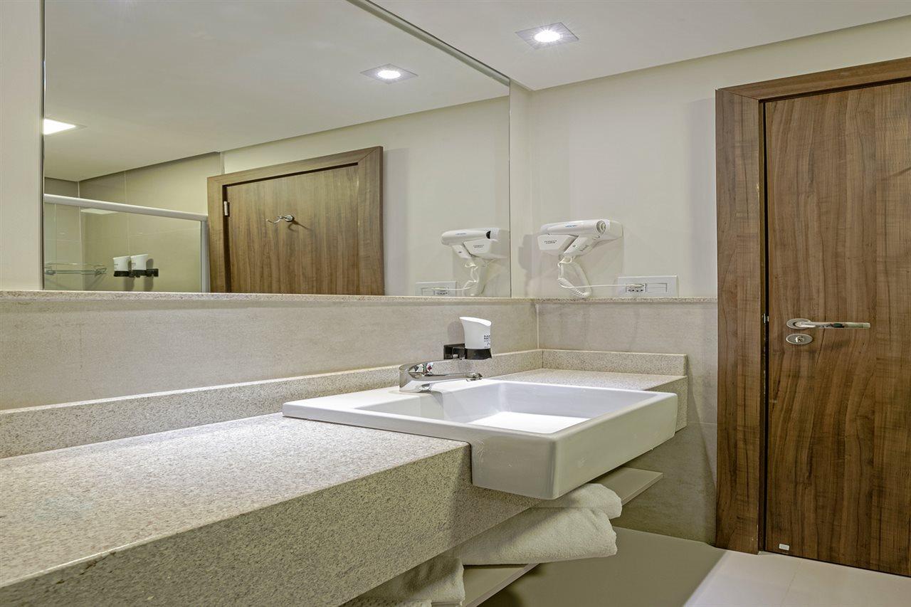 Slim Guarapuava Hotel ภายนอก รูปภาพ